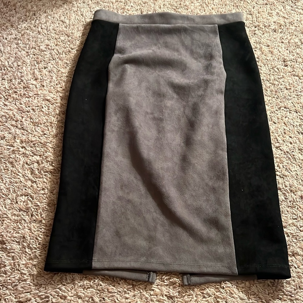 Bebe pencil skirt (has matching jacket)